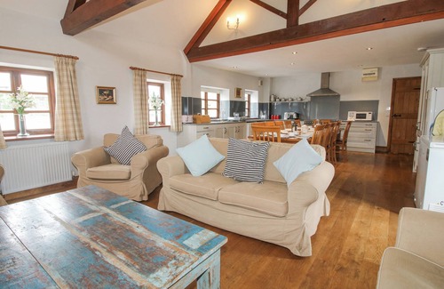 Craven Arms Cottage | THE ONIBURY, family friendly, with pool in Ludlow