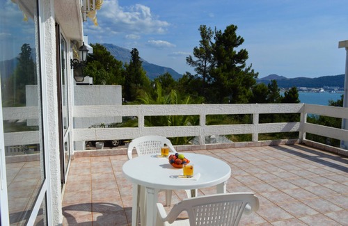 Bar Apartment | The only apartment in a detached house