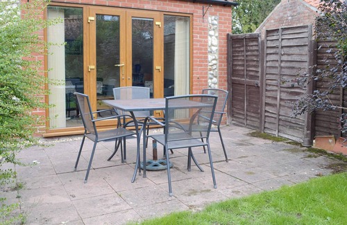Thorpe Market Cottage | The only tangle you would perhaps find yourself in is over what to do first.