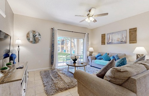 Regal Palms House | The Orange Oasis