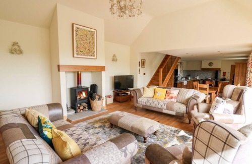 Llangunllo Cottage | THE ORCHARD, pet friendly, luxury holiday cottage in Knighton