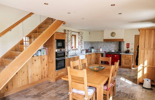 Llangunllo Cottage | THE ORCHARD, pet friendly, luxury holiday cottage in Knighton