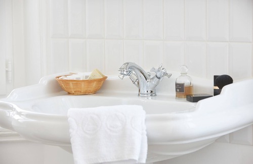 Saint-Valery-sur-Somme Hotel | The Originals Boutique, Hôtel La Colonne de Bronze
