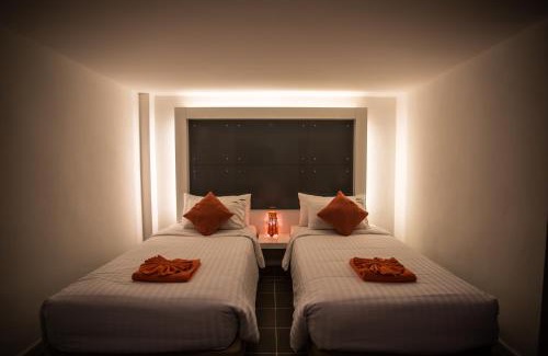 Pak Nakhon Hotel | The Original Orange Hotel