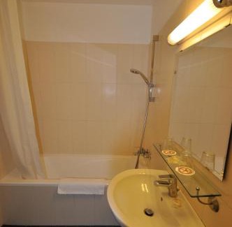 Anet Hotel | The Originals Access, Hôtel La Dousseine, Dreux Nord