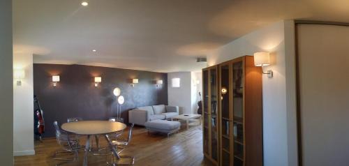 Savigneux Hotel | The Originals Boutique, Hôtel Marytel, Montbrison