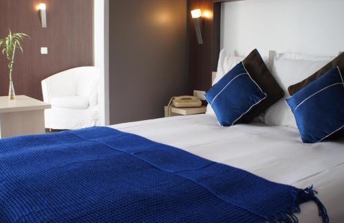 Davezieux Hotel | The Originals City, Hôtel La Siesta, Annonay Est