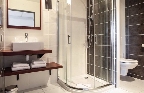 Saint-Jean-de-Vedas Hotel | The Originals City, Le Mas de Grille