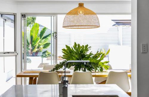 Glenelg South House | THE OSLO on Broadway with Pool Villa 1