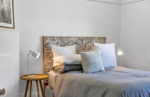 Glenelg South House | THE OSLO on Broadway with Pool Villa 1
