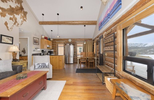 Big Sky Cabin | The Outlaw-Cowboy Heaven Cabin, Best Ski-in/out & Views, New Bathrooms, Hot Tub