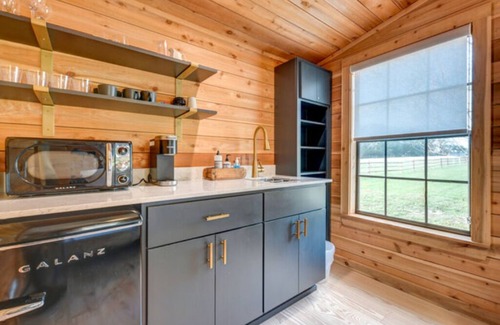 Warrenton Apartment | The Outpost - Farmstead