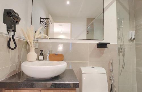 Taman Bukit Pantai Apartment | The Ovation - Bangsar Trade Centre