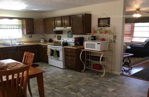 Elkins House | The Overlook: Beautiful Riverfront Views, Perfect for families!