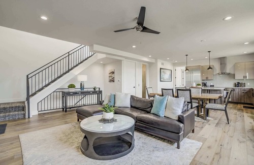 Broadmoor House | The Overlook! Luxury Rooftop Retreat by Broadmoor