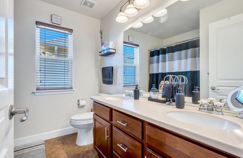 Central Colorado Springs House | The Overlook, pet and family friendly, 3 bed, 3.5 bath