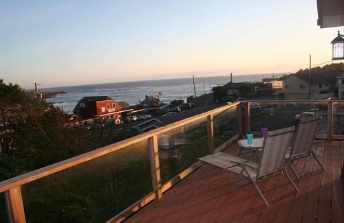 Yachats House | The Overlook-Stunning Ocean/Bay View Walk Everywhere!