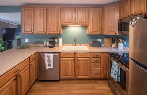 Boone House | THE OWL HOUSE: 2000 sq ft 2 floor private home 2.5 to Downtown Boone!