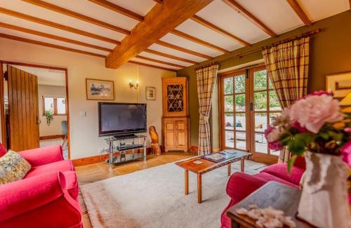 Newport House | The Owl House With Hot Tub Pass The Keys