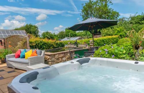 Newport House | The Owl House With Hot Tub Pass The Keys