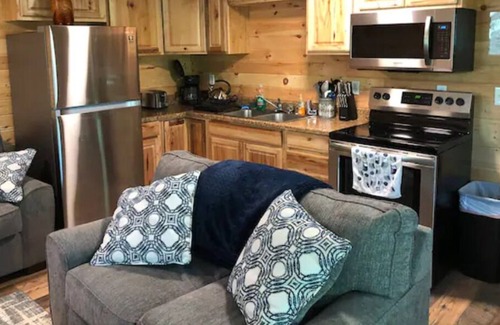 Kimbolton Cabin | The Owl’s Nest Cabin— 3 Minutes from Salt Fork!