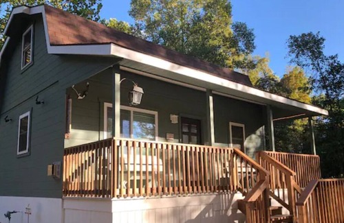 Kimbolton Cabin | The Owl’s Nest Cabin— 3 Minutes from Salt Fork!