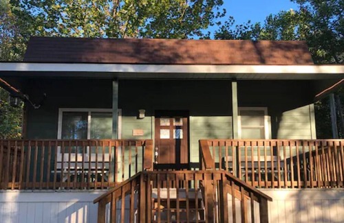 Kimbolton Cabin | The Owl’s Nest Cabin— 3 Minutes from Salt Fork!