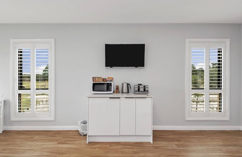 Portarlington Hotel | The Oxley Estate