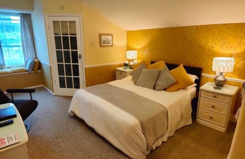 Combe Martin Hotel | The Pack o' Cards