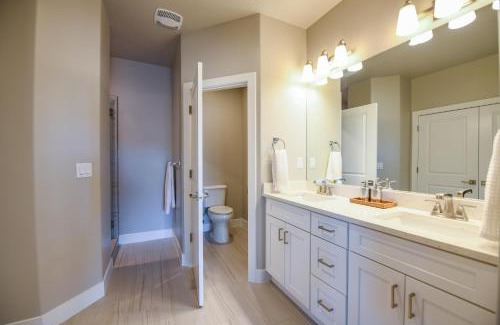 Hurricane House | The Pad Spacious Luxury Retreat Sleeps 23, Private Pool, Spa, Game Room and More
