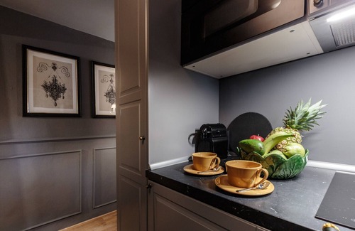 Lucca Historical Center Apartment | The Palatial Suite: Smart Luxury Home in Lucca