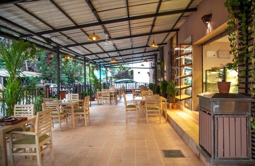 Panaji Hotel | The Palm Air Hotel