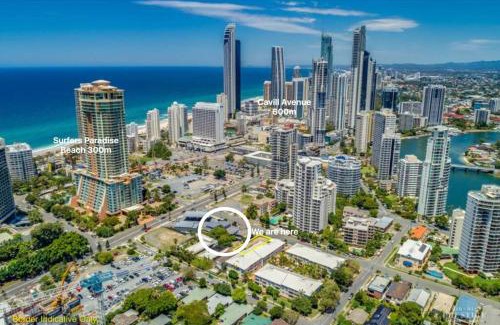 Surfers Paradise House | The Palm in Heart of Surfers Paradise