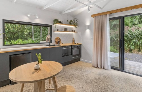 Bangalow House | The Palms - 5 min Walk to Bangalow Village
