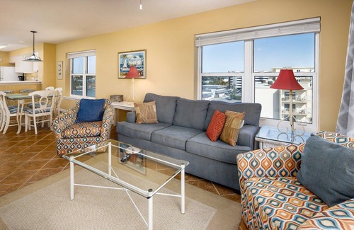 Fort Walton Beach Condo | The Palms 505:GREAT LOCATION -CORNER UNIT-FREE BEACH SERVICE & DOLPHIN CRUISE