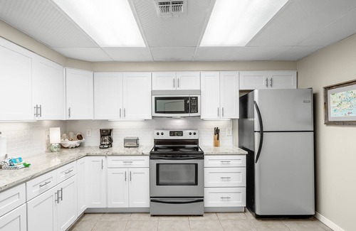 Orange Beach Condo | The Palms 813 ~ Sauna, Fitness Room, In/Outdoor Pools & $400 FREE Activities Daily