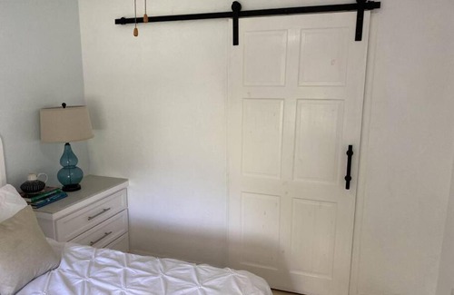 Husbands Apartment | The Palms Diamond - Delightful Decorous Dependable