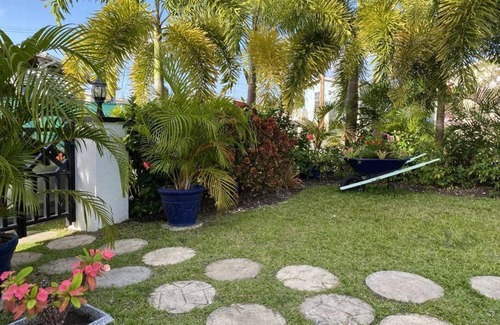 Husbands Apartment | The Palms Diamond - Delightful Decorous Dependable