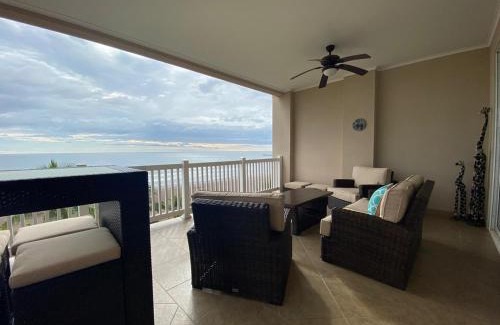 Barrio Los Villalobos Apartment | The Palms Oceanfront Condo 604