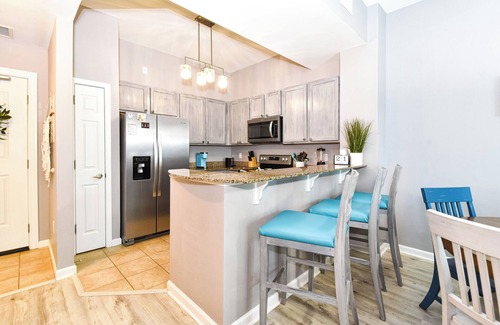 Fort Walton Beach - Destin Condo | The Palms of Destin 2107 by Compass Resorts