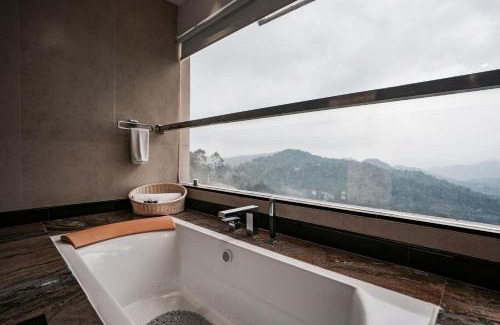 Devikolam Hotel | The Panoramic Getaway
