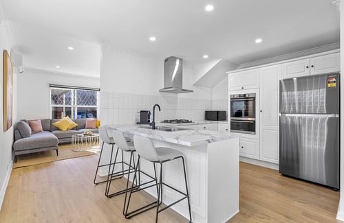 Norwood House | The Parade Luxury, Wifi & 3BR