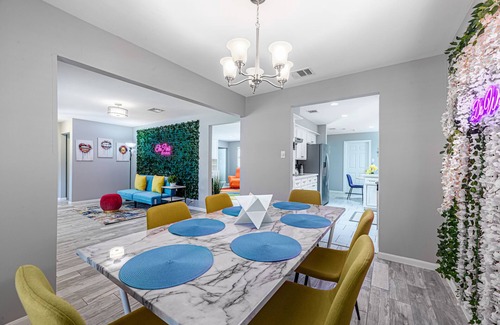 North Houston House | The Paris- Colorful 3BEDROOM 2BATH SFH w/Heated POOL Available