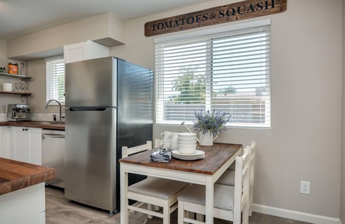 Gilbert Homes House | The Park House - Downtown Gilbert - Spa - Large Backyard with Games