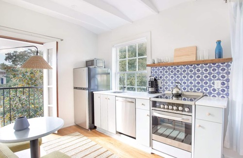 Historic Downtown Savannah Apartment | The Park House: Luxury Studio on Square, Walk to Everything by Lucky Savannah