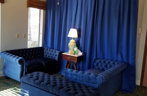 Mountain View Hotel | The Parkwood Inn & Suites