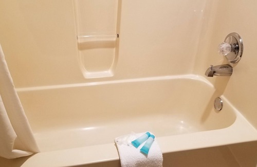 Mountain View Hotel | The Parkwood Inn & Suites