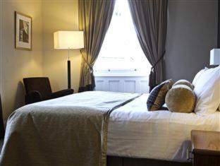 New Town Hotel | The Parliament House Hotel