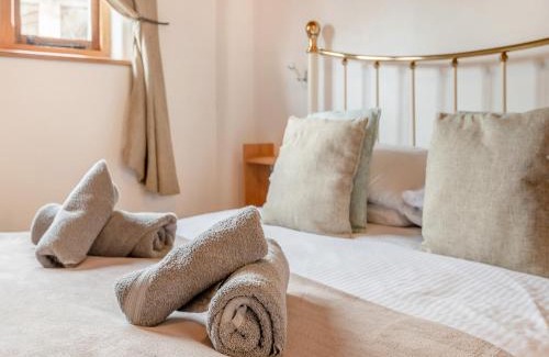 Blaisdon House | The Parlour