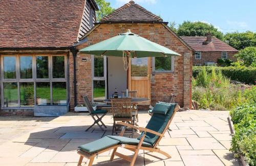 Cowbeech House | The Parlour